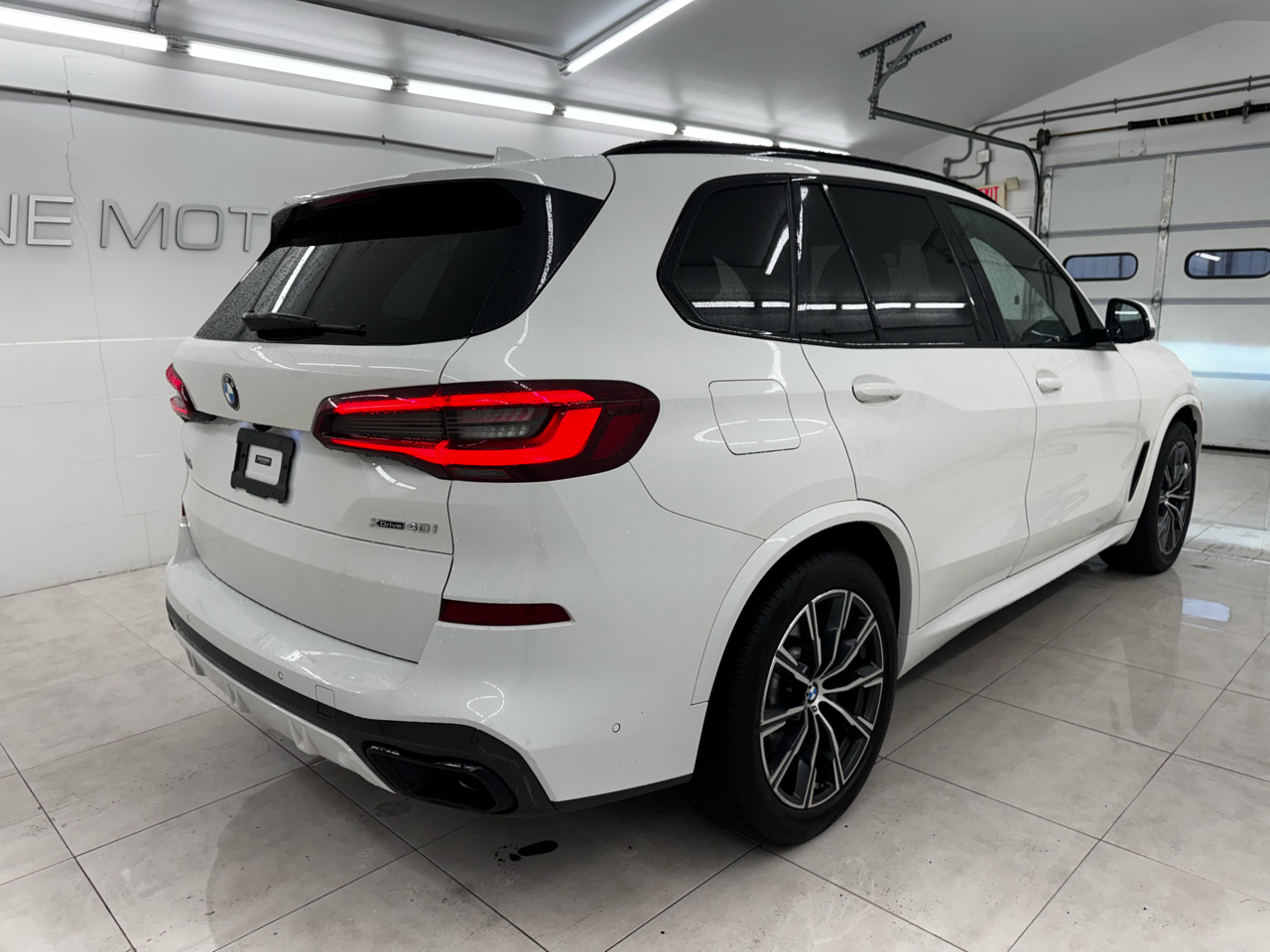 BMW X5 xDrive40i Sports Activity Vehicle 2021