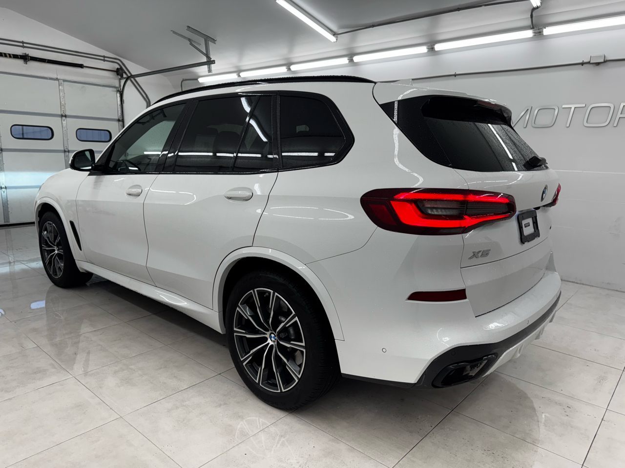 BMW X5 xDrive40i Sports Activity Vehicle 2021