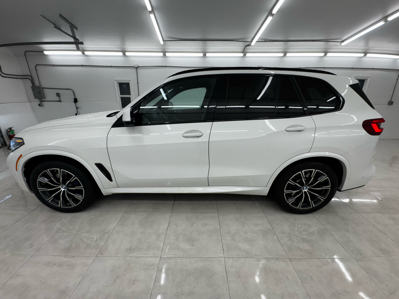 BMW X5 xDrive40i Sports Activity Vehicle 2021
