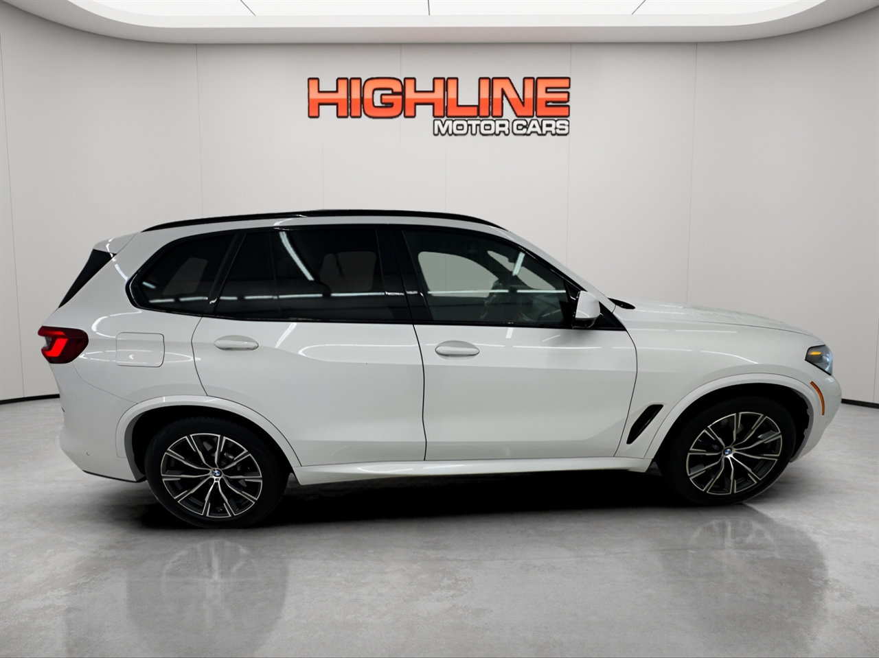 BMW X5 xDrive40i Sports Activity Vehicle 2021