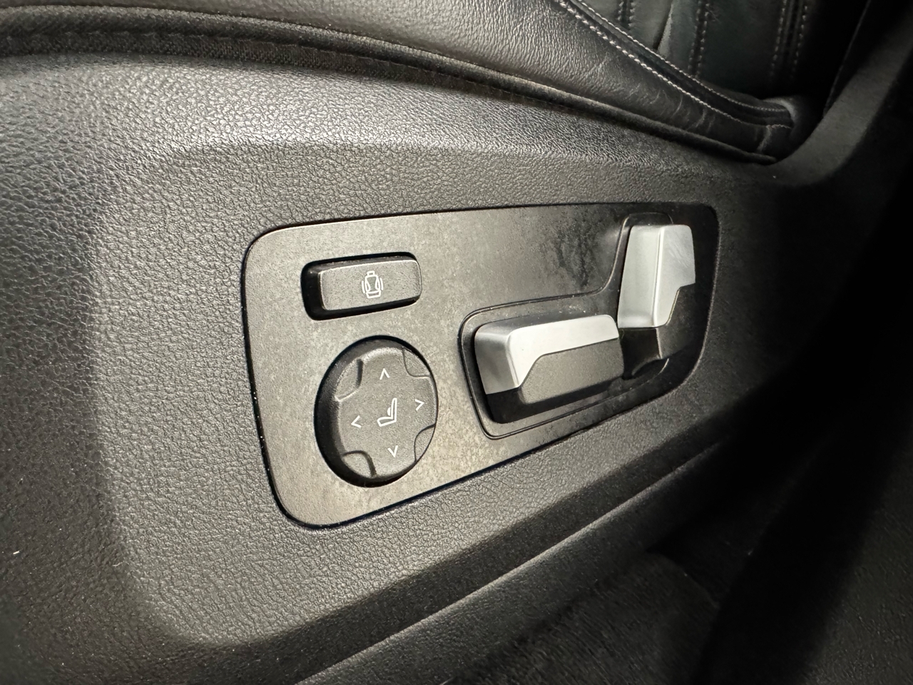 BMW X5 xDrive40i Sports Activity Vehicle 2021