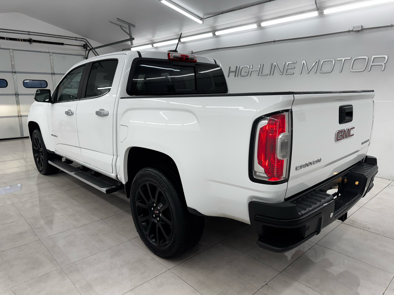 GMC Canyon 4WD Crew Cab 128" Denali 2020