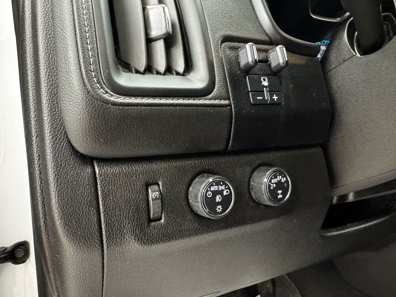 GMC Canyon 4WD Crew Cab 128" Denali 2020