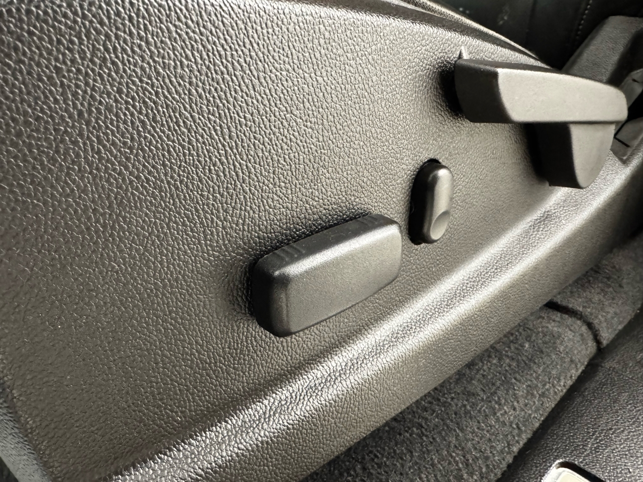 GMC Canyon 4WD Crew Cab 128" Denali 2020