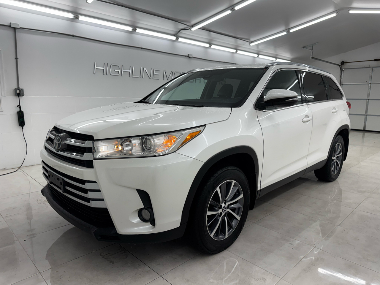 Toyota Highlander XLE V6 AWD (Natl) 2019