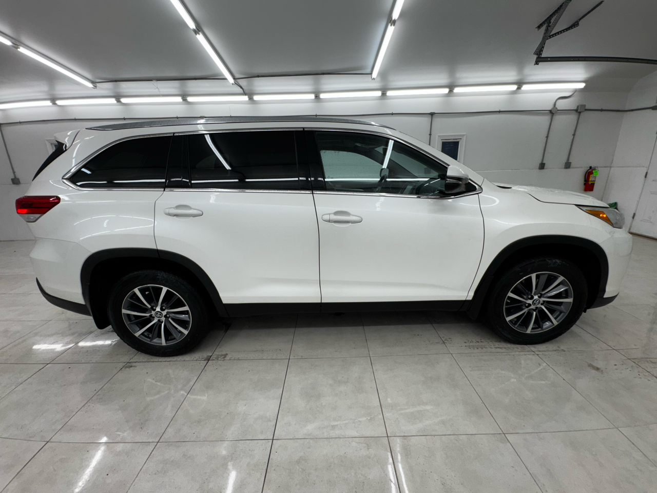 Toyota Highlander XLE V6 AWD (Natl) 2019