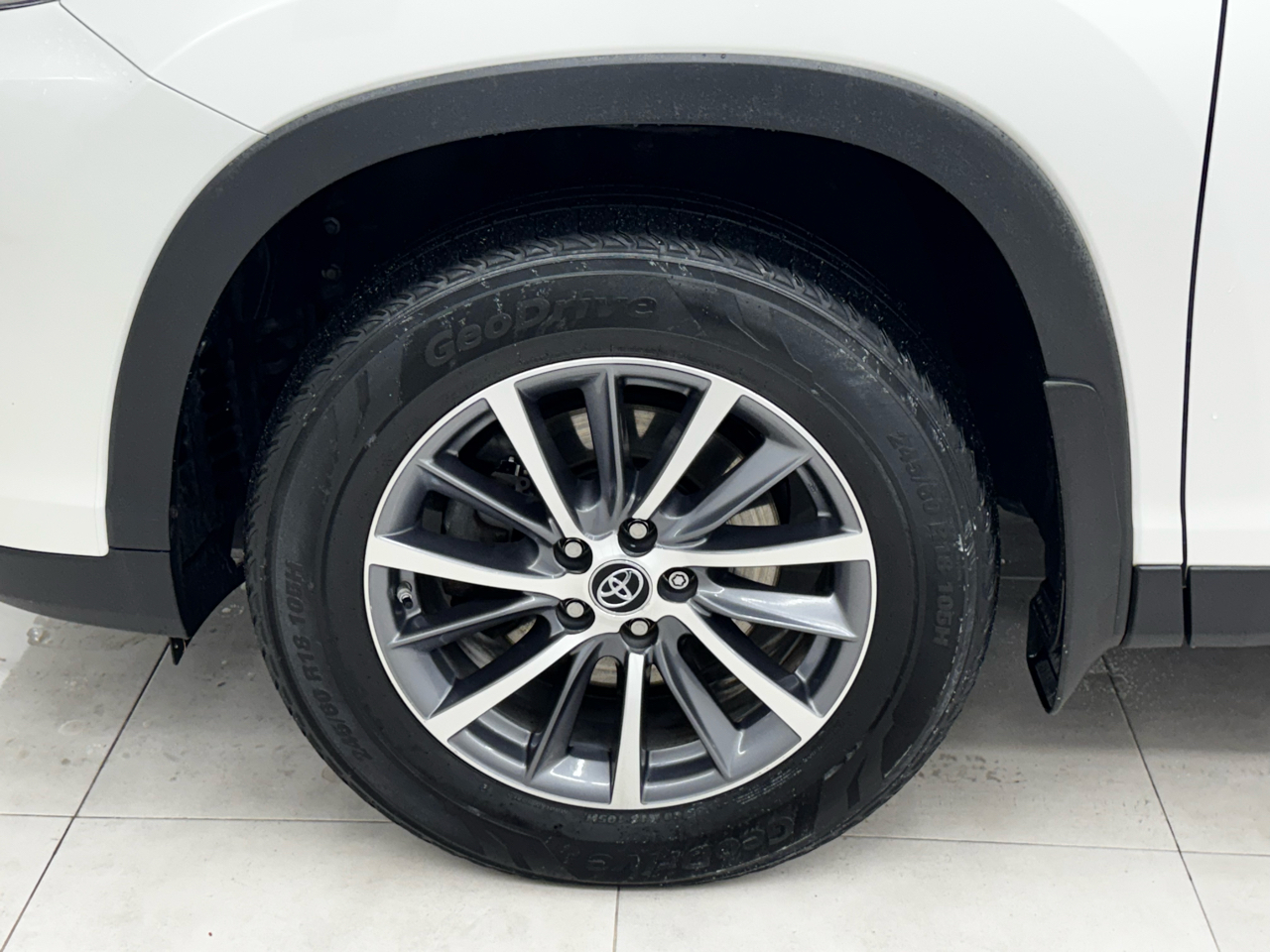 Toyota Highlander XLE V6 AWD (Natl) 2019