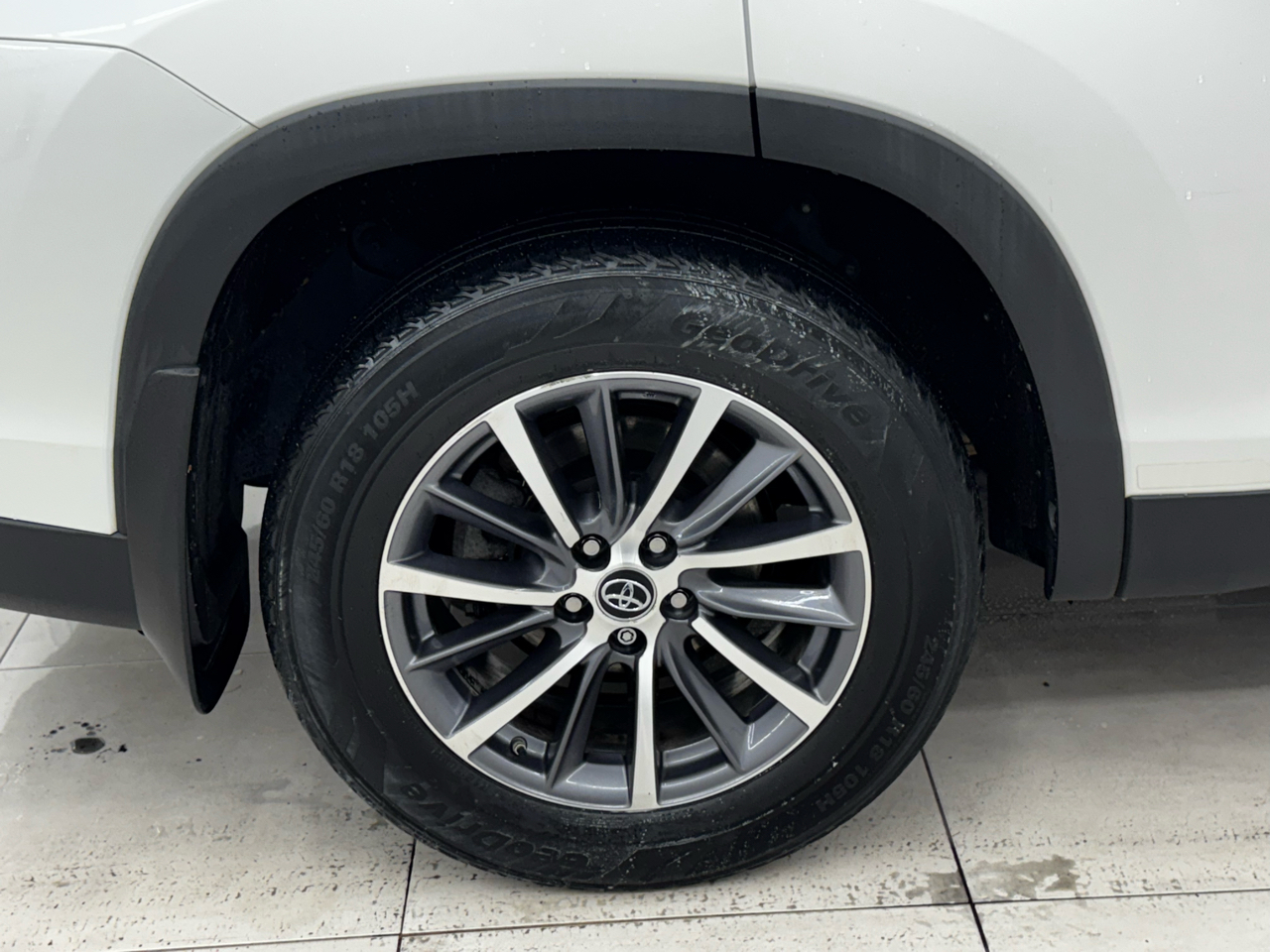 Toyota Highlander XLE V6 AWD (Natl) 2019