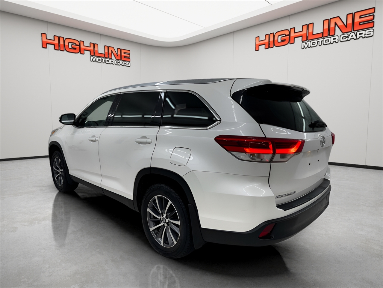 Toyota Highlander XLE V6 AWD (Natl) 2019