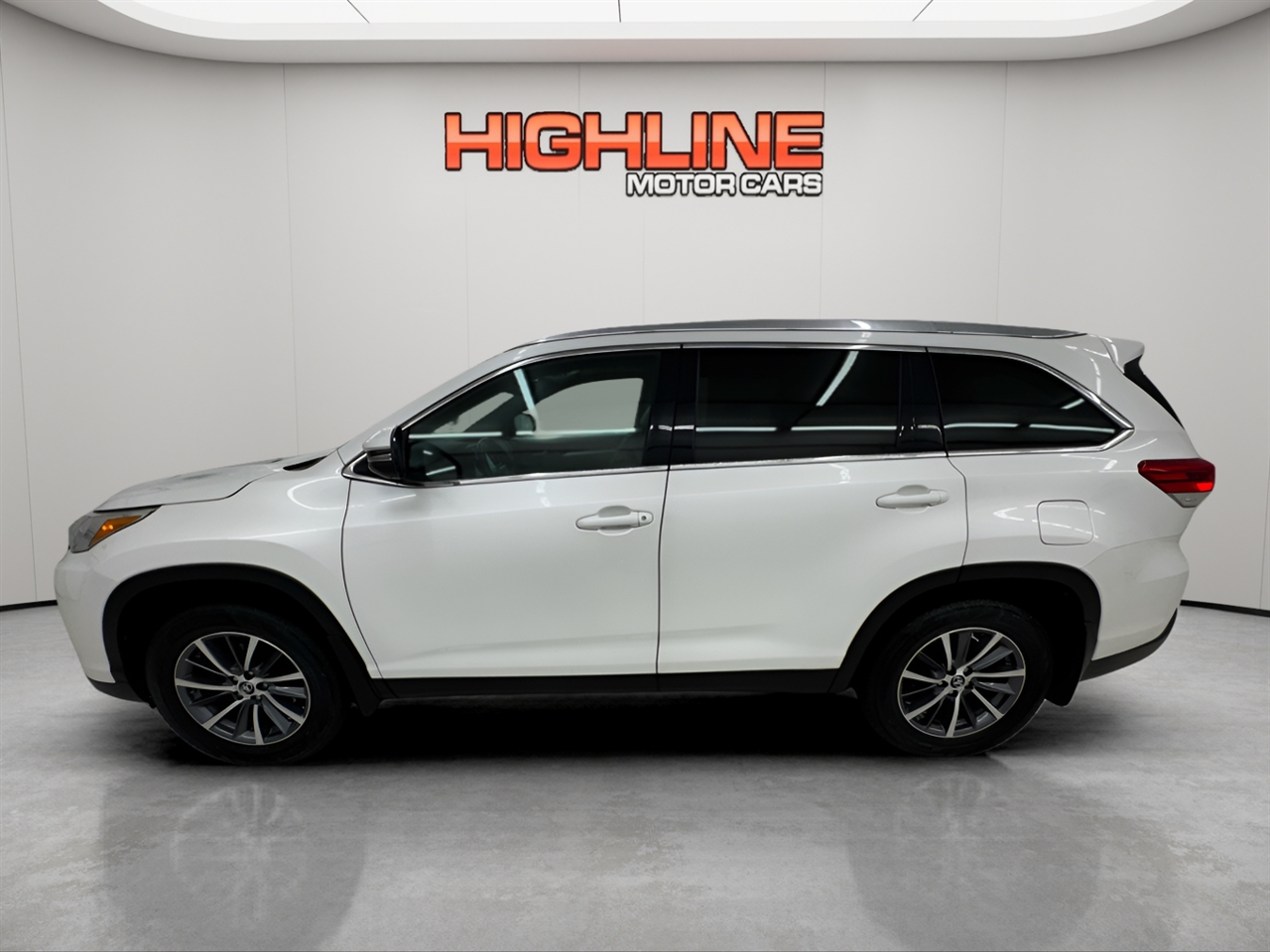 Toyota Highlander XLE V6 AWD (Natl) 2019