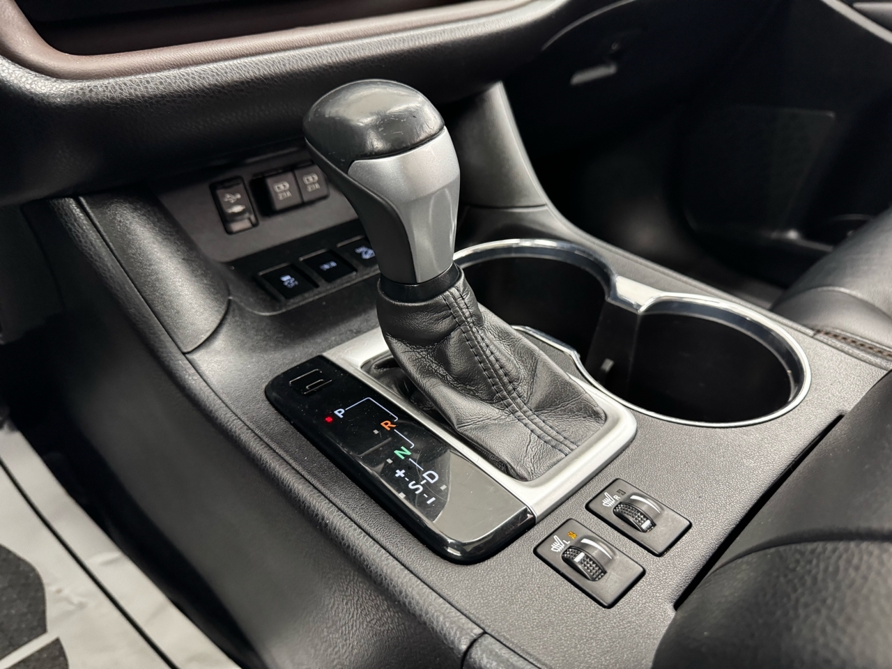 Toyota Highlander XLE V6 AWD (Natl) 2019