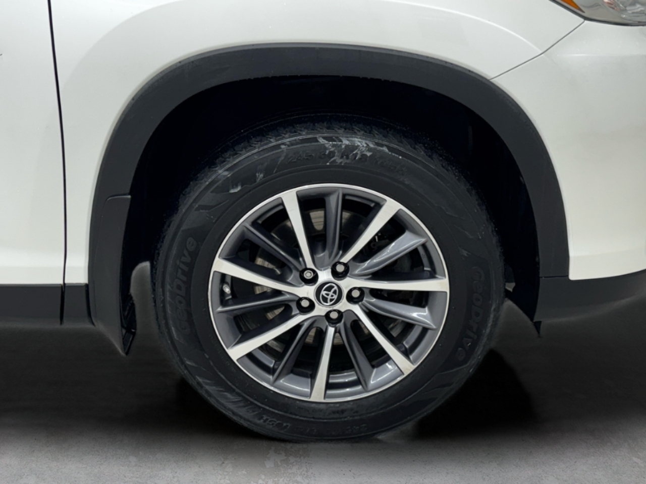 Toyota Highlander XLE V6 AWD (Natl) 2019