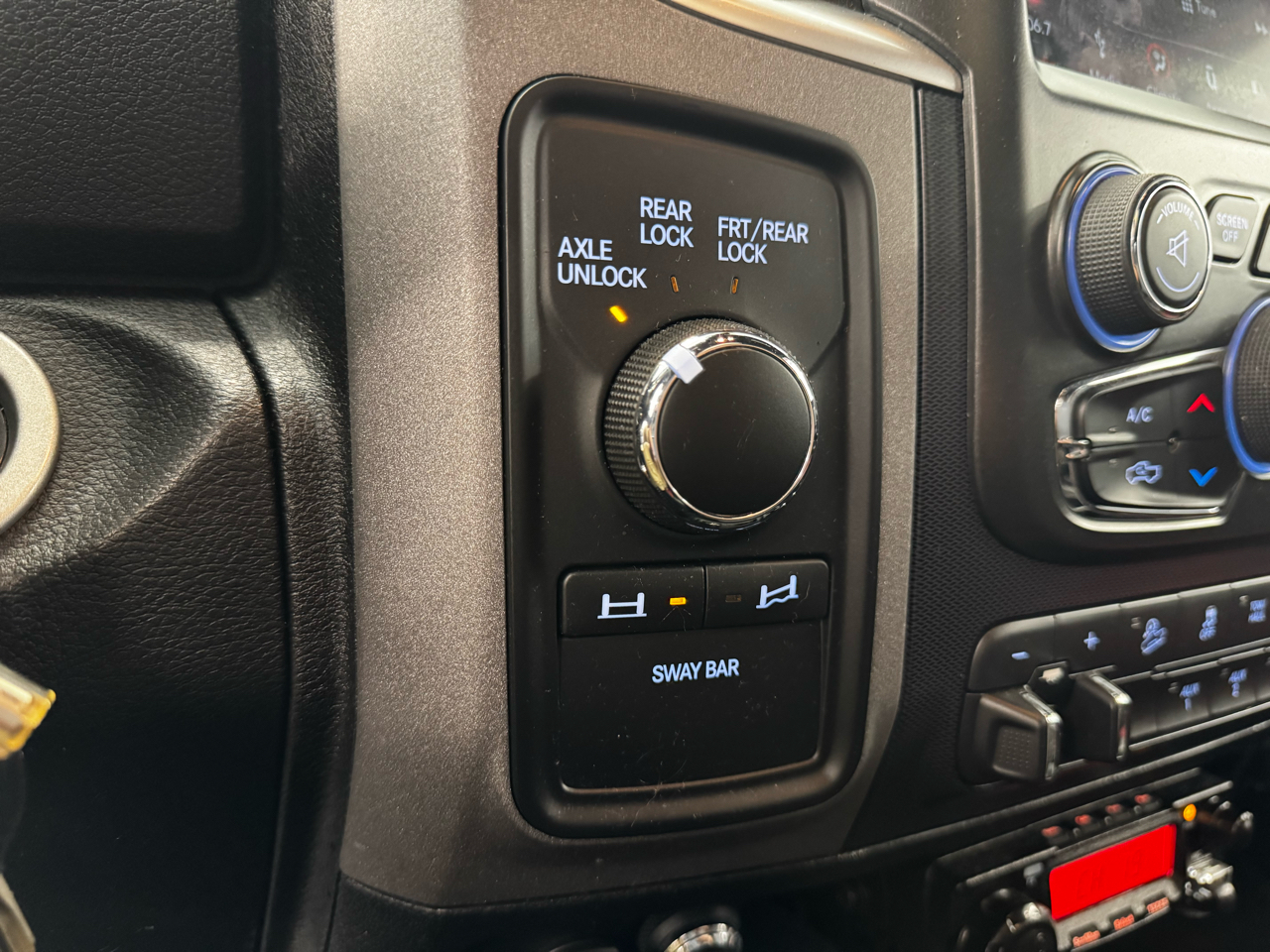 RAM 2500 Power Wagon 4x4 Crew Cab 6'4" Box 2018