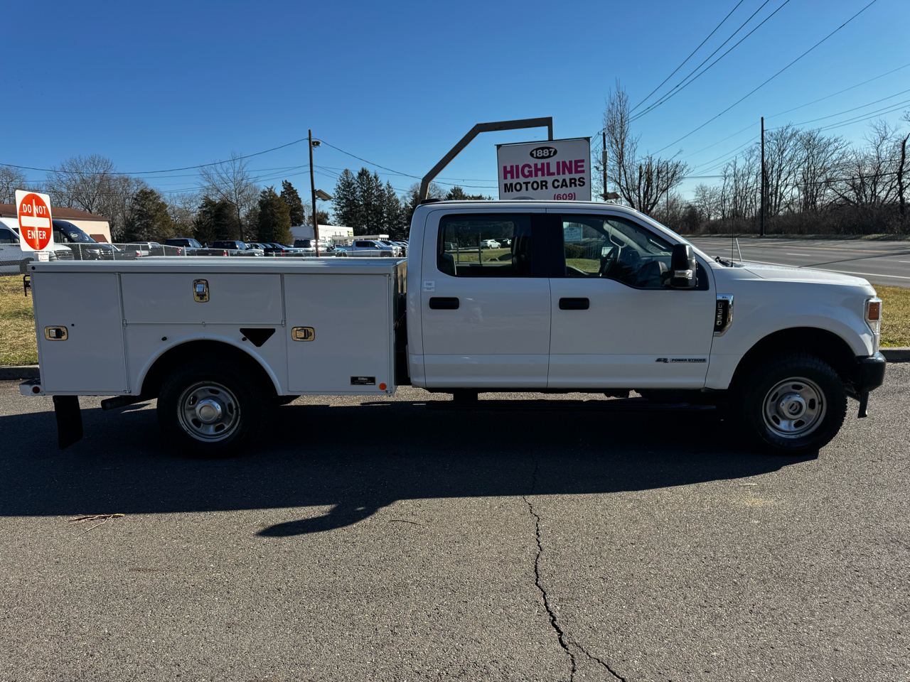 Ford Super Duty F-350 SRW Lariat 4WD Crew Cab 179" WB 60" CA 2020