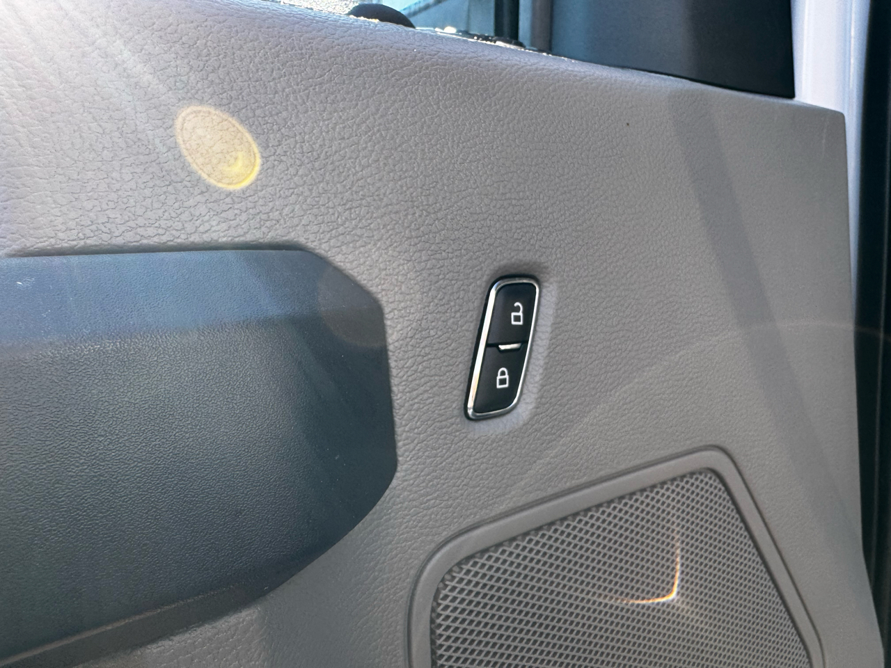 Ford Super Duty F-350 SRW Lariat 4WD Crew Cab 179" WB 60" CA 2020