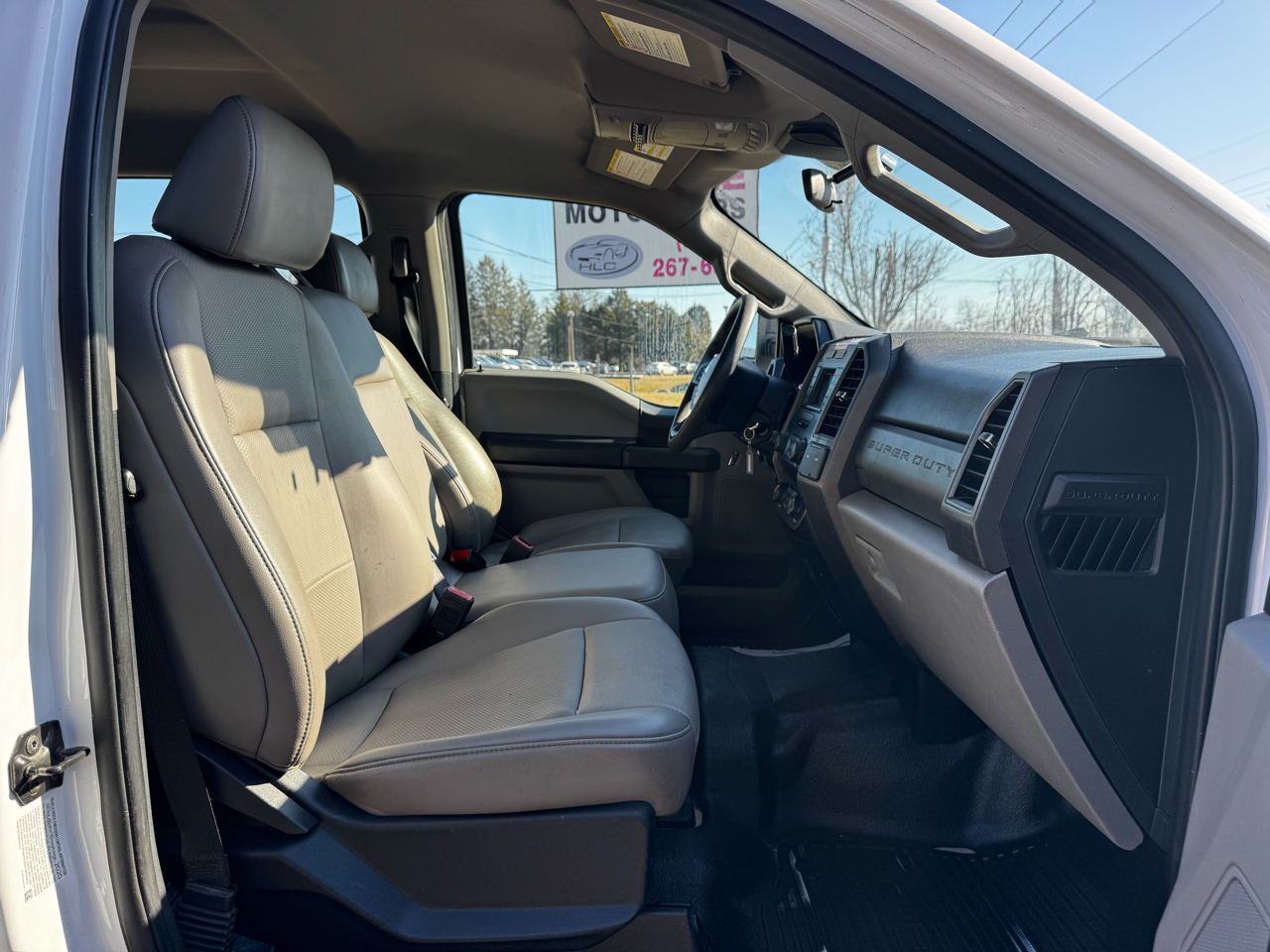 Ford Super Duty F-350 SRW Lariat 4WD Crew Cab 179" WB 60" CA 2020