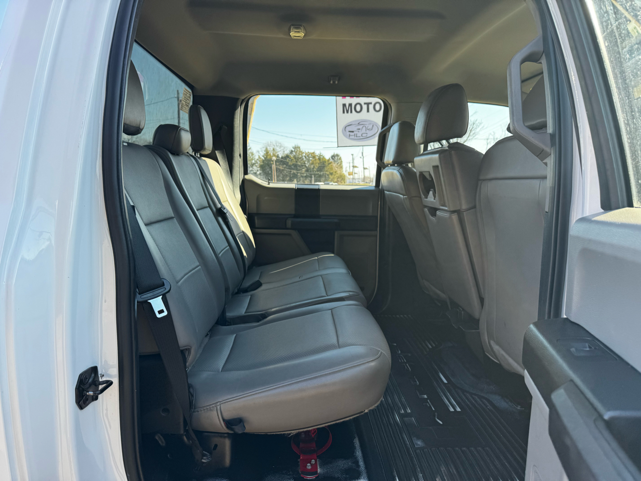 Ford Super Duty F-350 SRW Lariat 4WD Crew Cab 179" WB 60" CA 2020