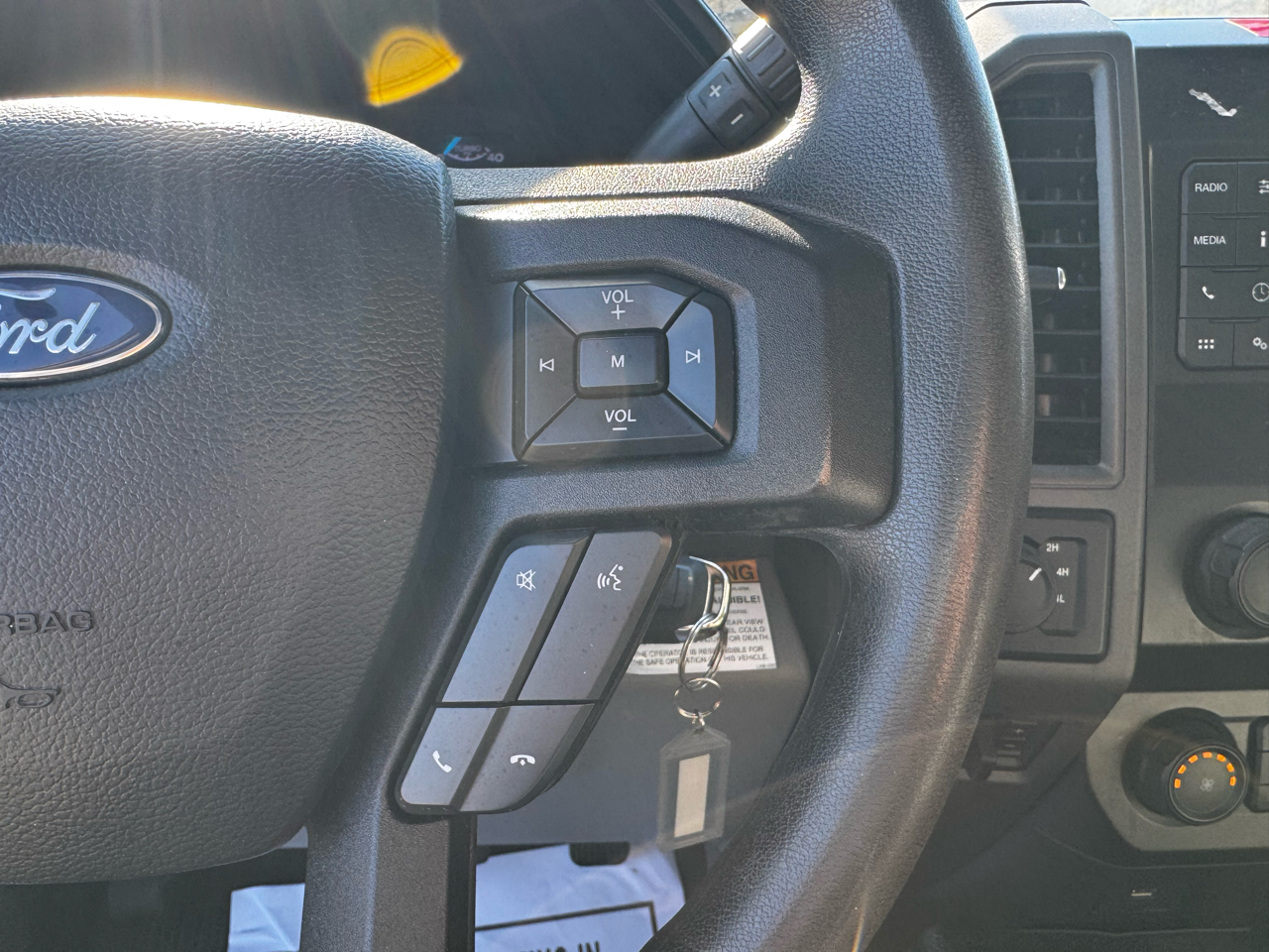 Ford Super Duty F-350 SRW Lariat 4WD Crew Cab 179" WB 60" CA 2020