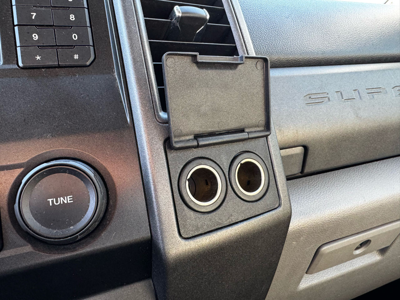 Ford Super Duty F-350 SRW Lariat 4WD Crew Cab 179" WB 60" CA 2020