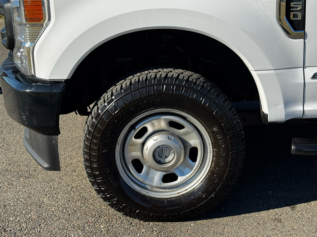 Ford Super Duty F-350 SRW Lariat 4WD Crew Cab 179" WB 60" CA 2020