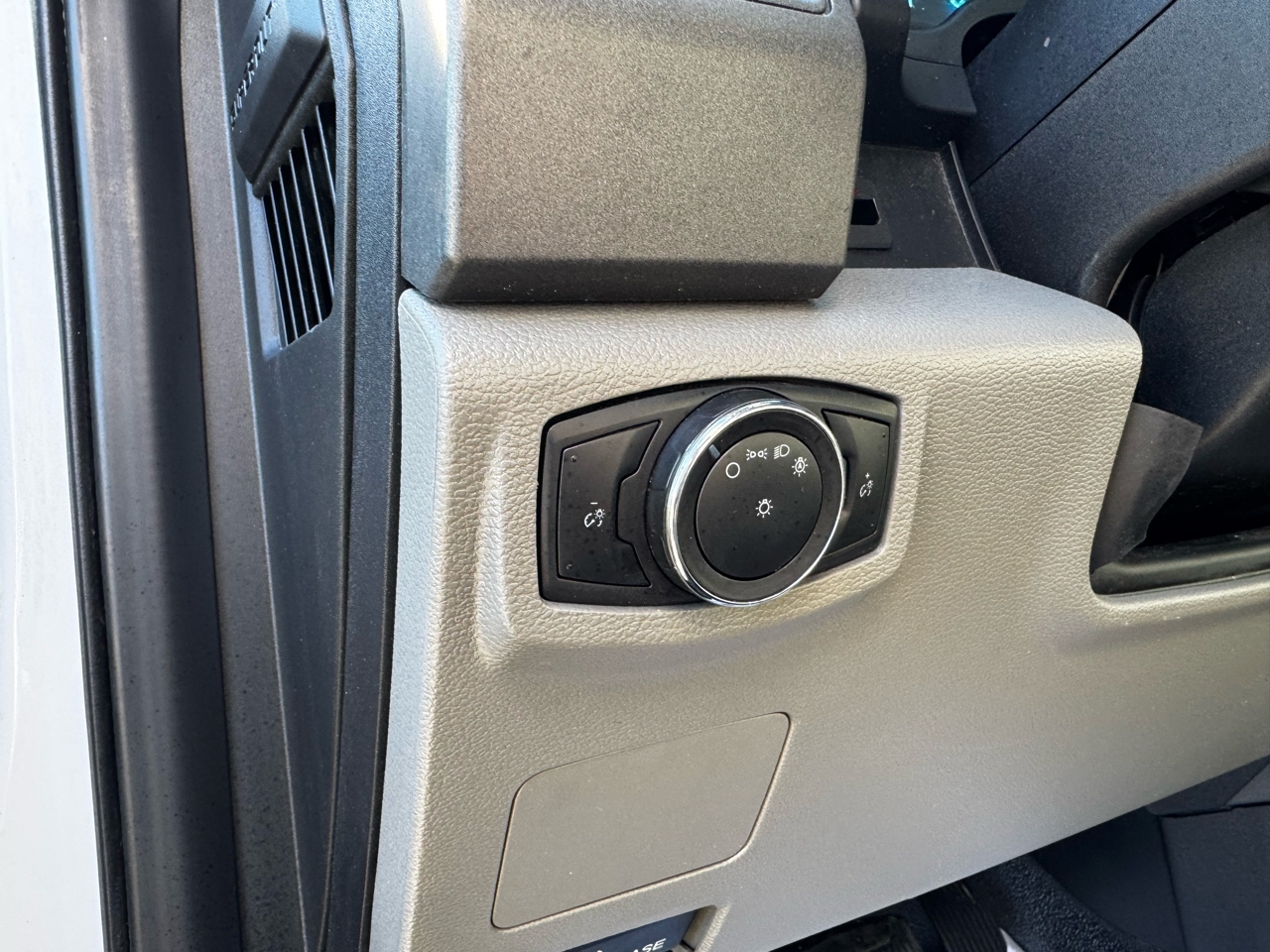 Ford Super Duty F-350 SRW XL 4WD Crew Cab 179" WB 60" CA 2020