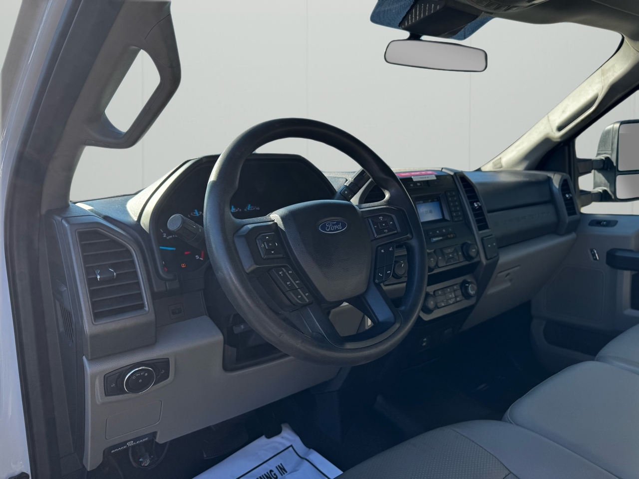 Ford Super Duty F-350 SRW XL 4WD Crew Cab 179" WB 60" CA 2020