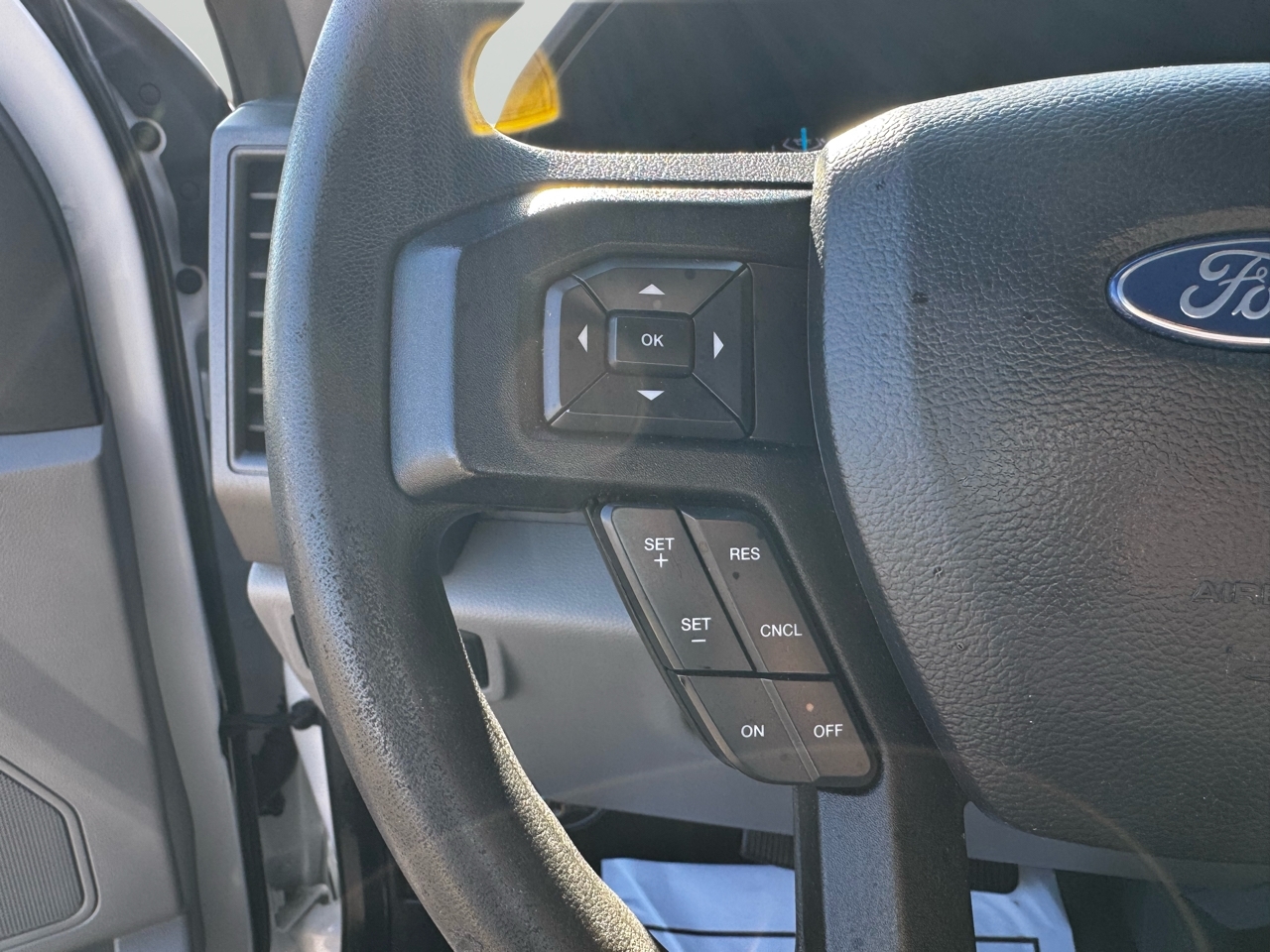 Ford Super Duty F-350 SRW XL 4WD Crew Cab 179" WB 60" CA 2020