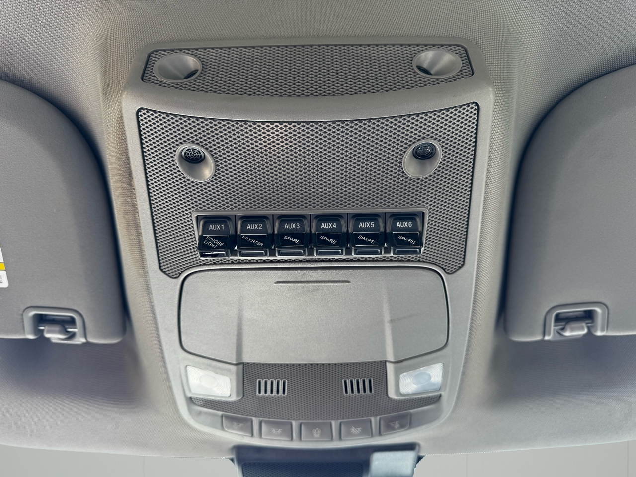 Ford Super Duty F-350 SRW XL 4WD Crew Cab 179" WB 60" CA 2020