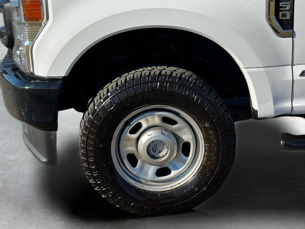 Ford Super Duty F-350 SRW XL 4WD Crew Cab 179" WB 60" CA 2020