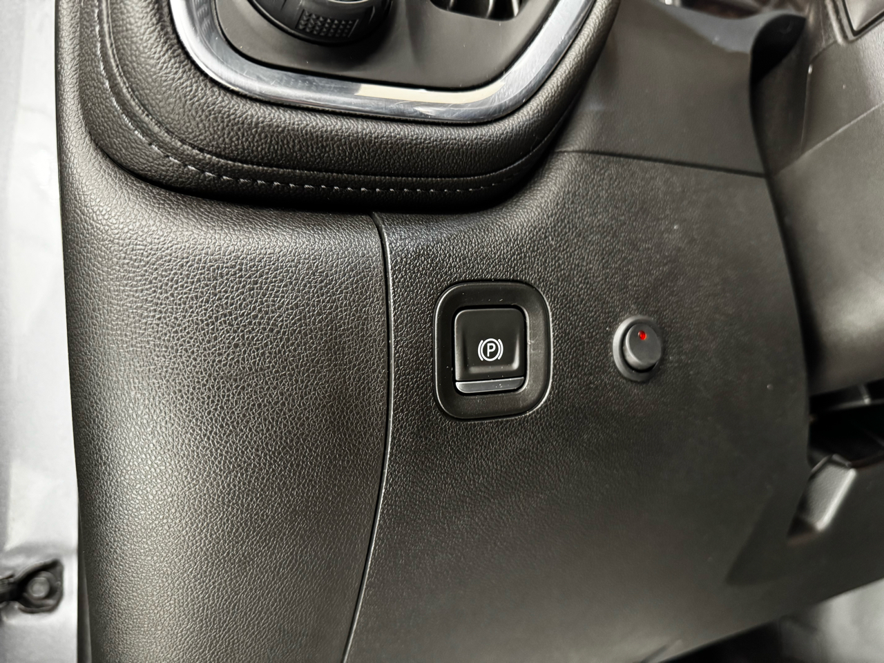 Chevrolet Silverado 1500 4WD Crew Cab 147" RST 2021