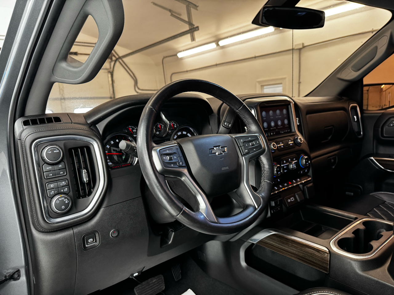 Chevrolet Silverado 1500 4WD Crew Cab 147" RST 2021