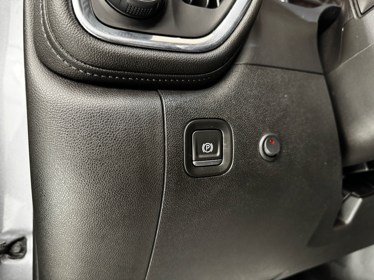 Chevrolet Silverado 1500 4WD Crew Cab 147" RST 2021