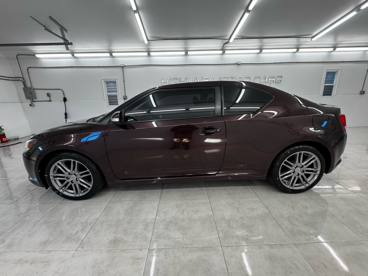 Scion tC 2dr HB Man (Natl) 2013