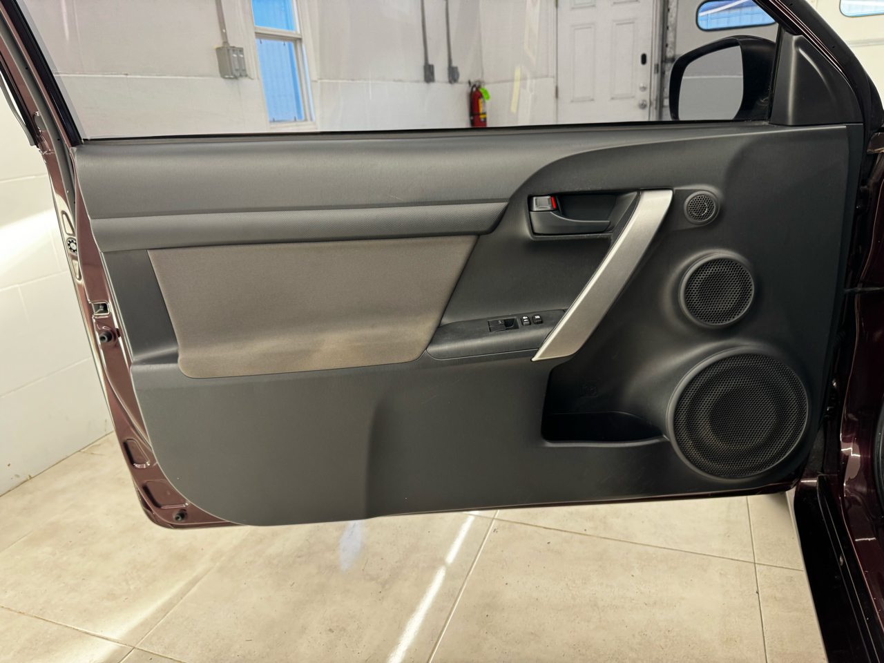 Scion tC 2dr HB Man (Natl) 2013