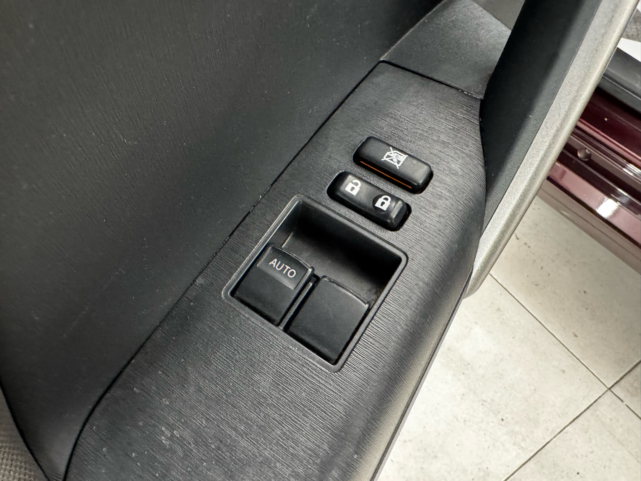 Scion tC 2dr HB Man (Natl) 2013