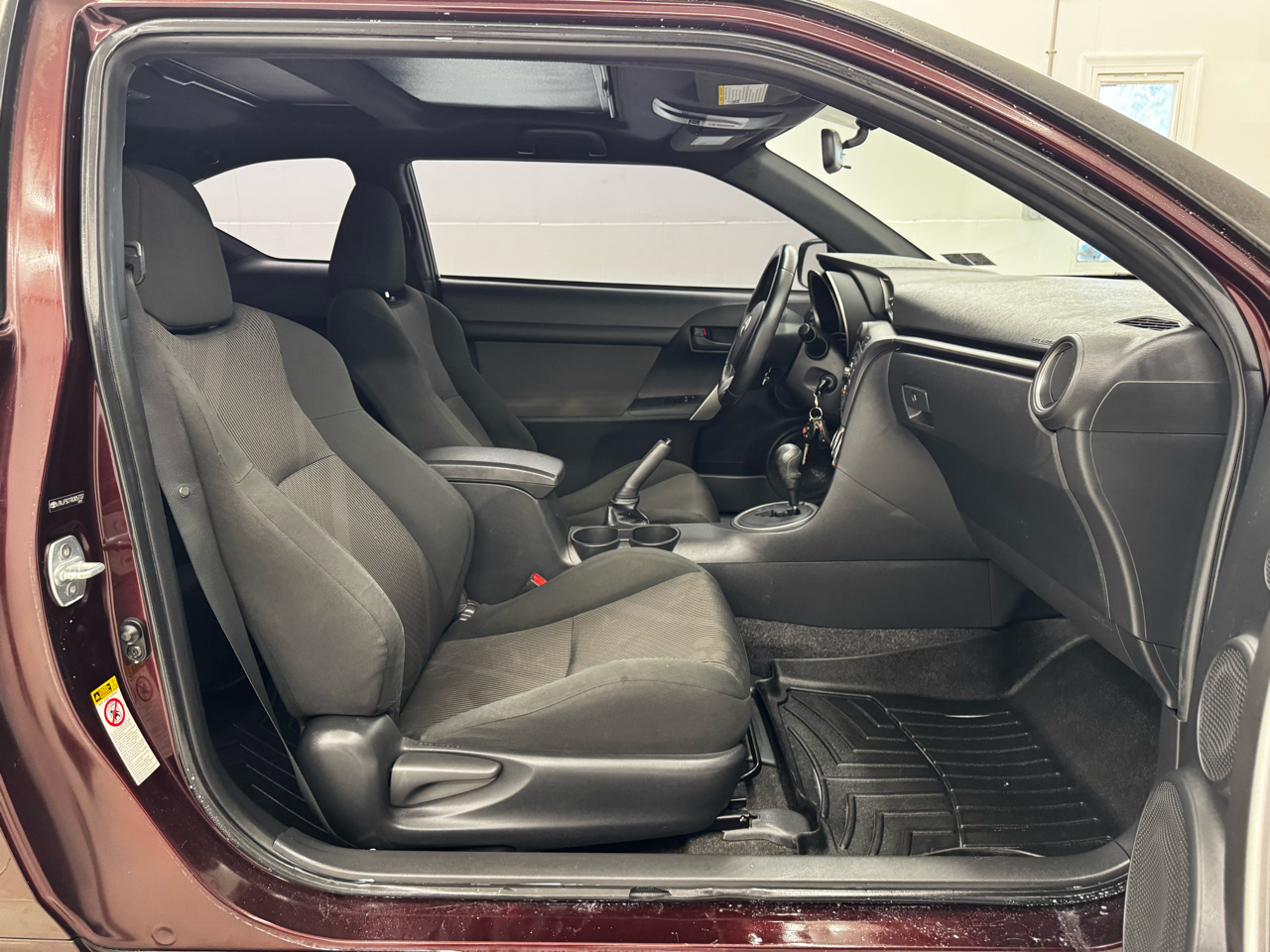 Scion tC 2dr HB Man (Natl) 2013