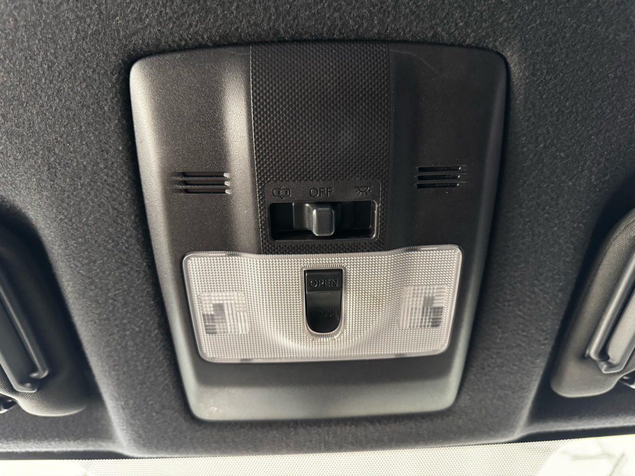 Scion tC 2dr HB Man (Natl) 2013