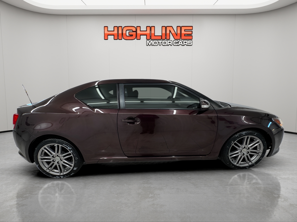 Scion tC 2dr HB Man (Natl) 2013