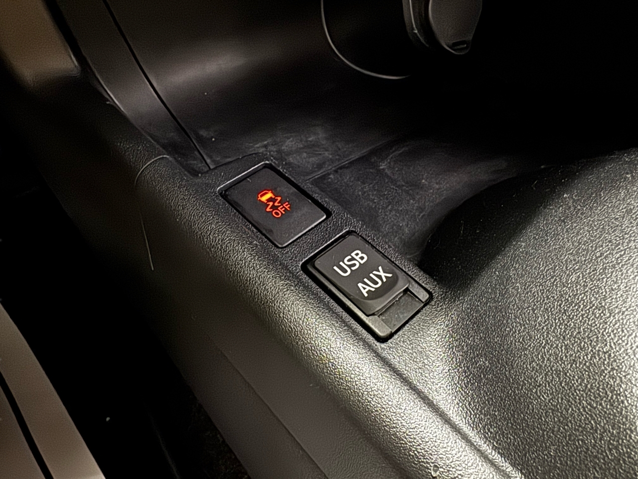 Scion tC 2dr HB Man (Natl) 2013