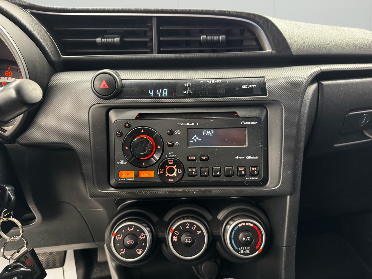 Scion tC 2dr HB Man (Natl) 2013