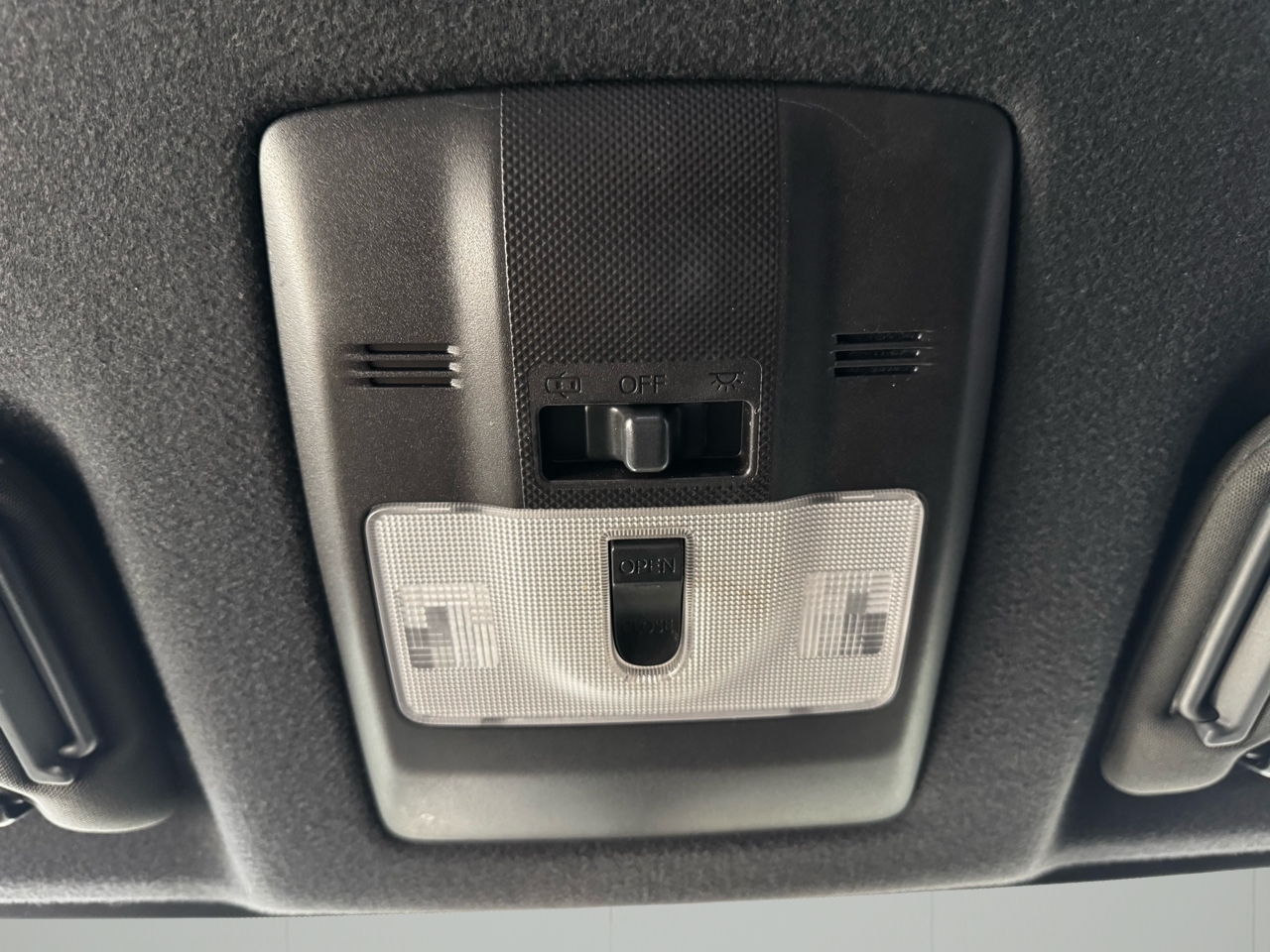 Scion tC 2dr HB Man (Natl) 2013