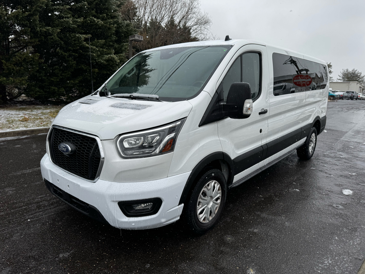 Ford Transit Passenger Wagon T-350 148" Low Roof XLT RWD 2023