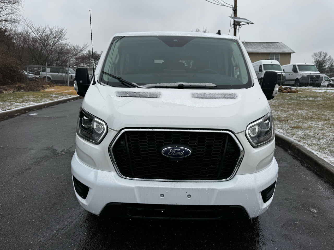 Ford Transit Passenger Wagon T-350 148" Low Roof XLT RWD 2023