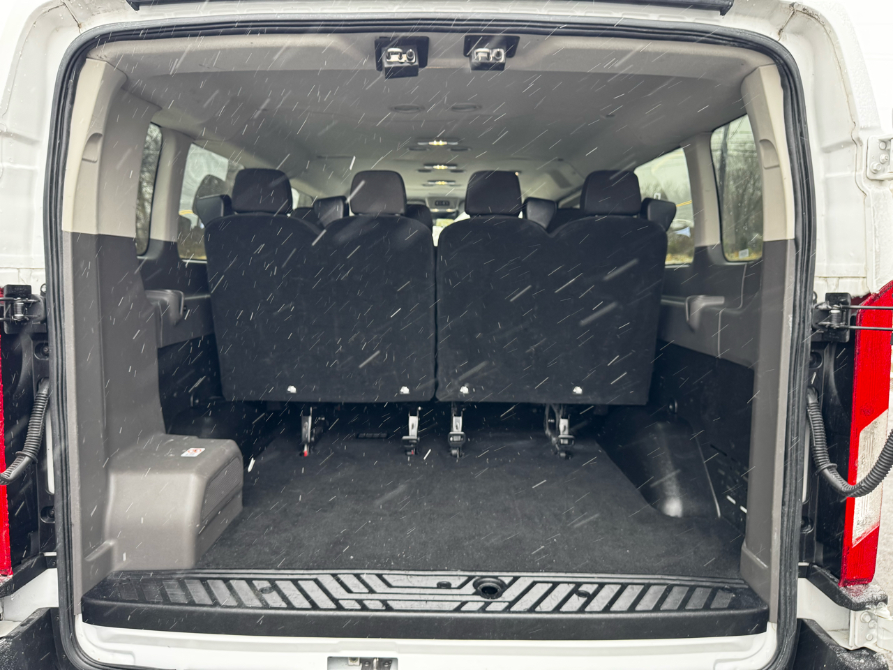 Ford Transit Passenger Wagon T-350 148" Low Roof XLT RWD 2023