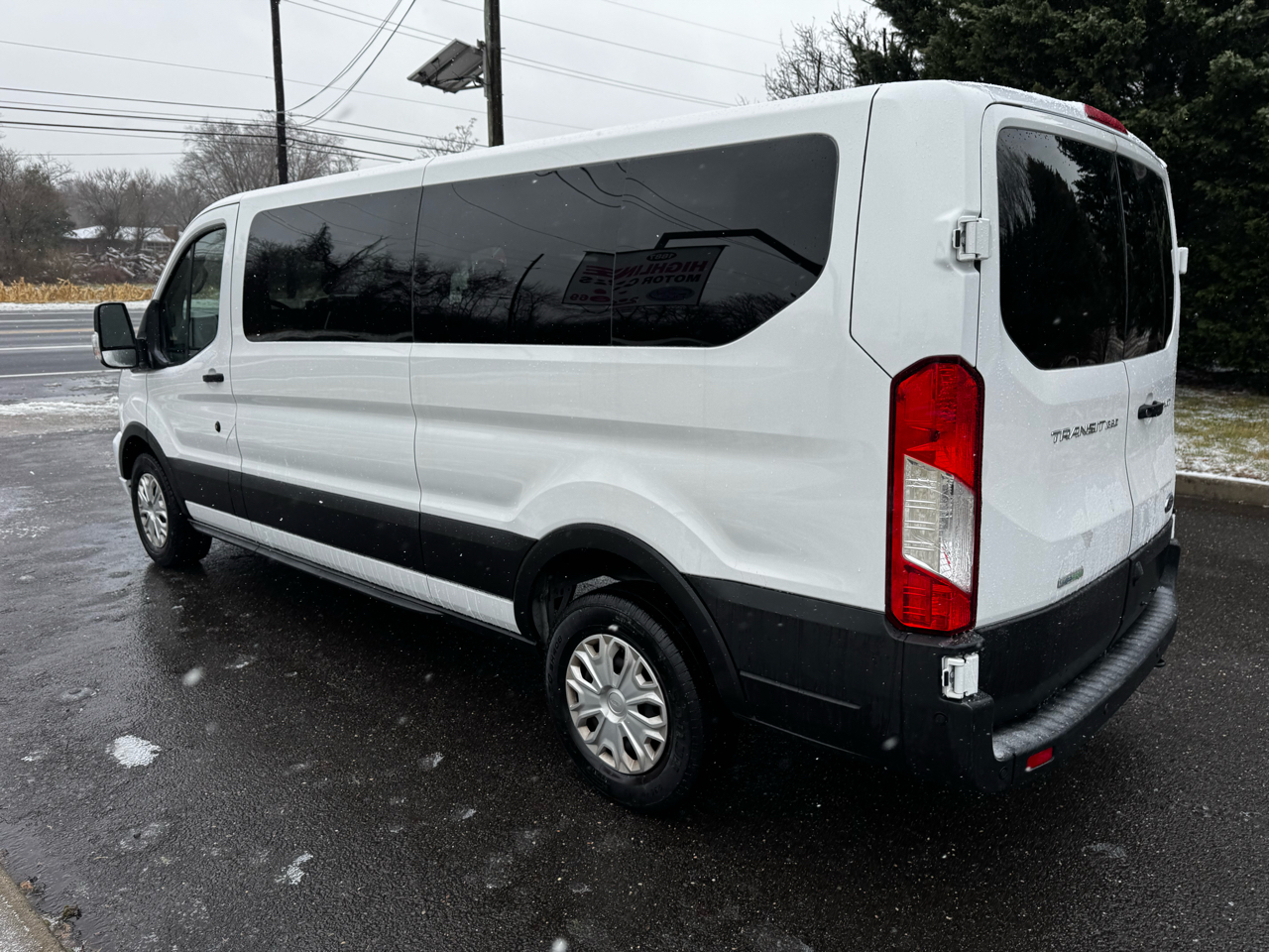 Ford Transit Passenger Wagon T-350 148" Low Roof XLT RWD 2023