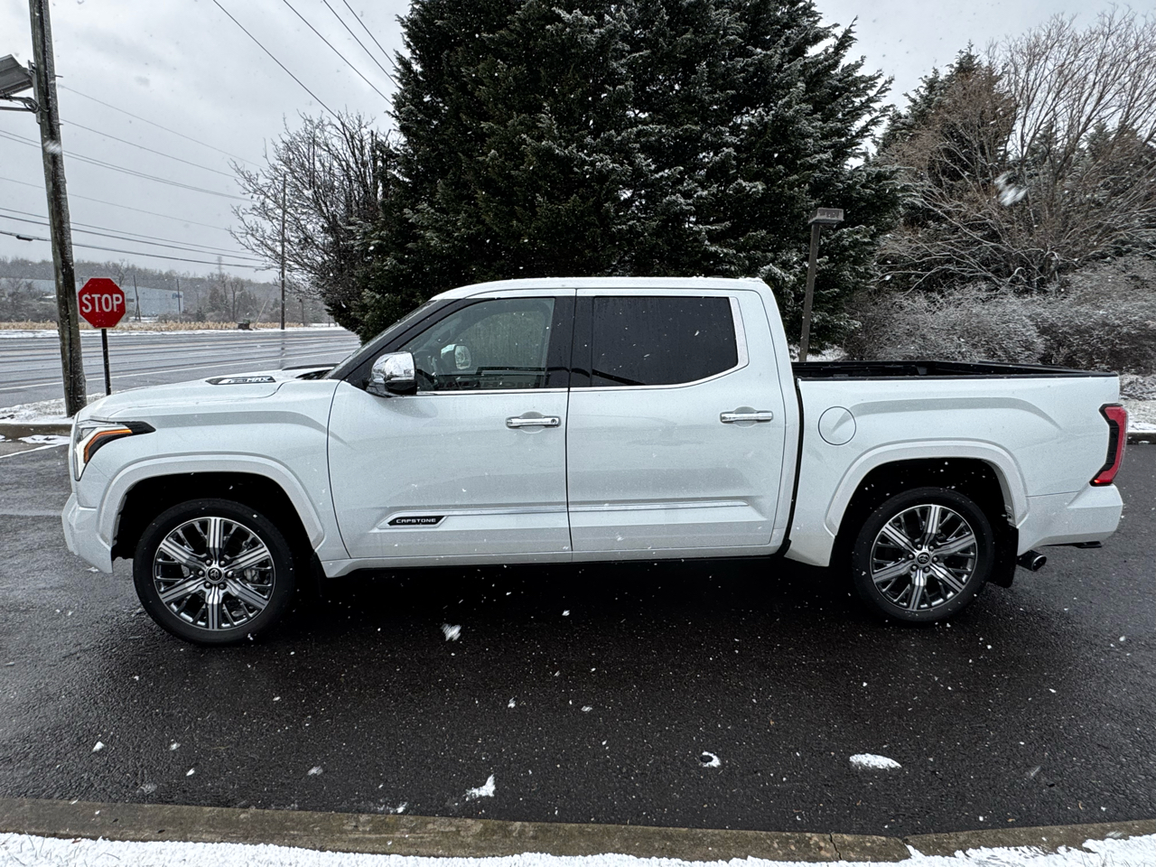 Toyota Tundra 4WD Capstone Hybrid CrewMax 5.5' Bed (Natl) 2023