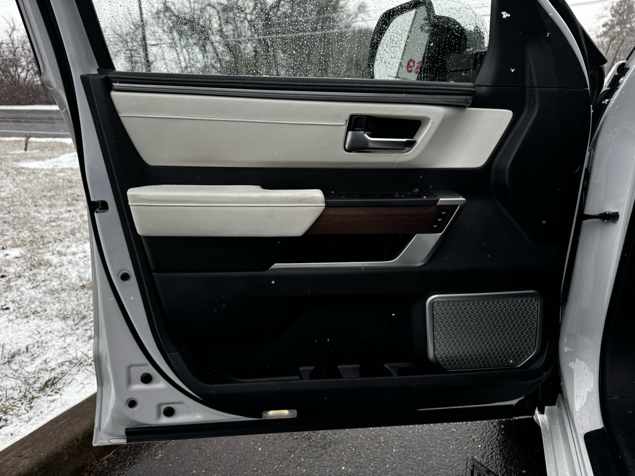 Toyota Tundra 4WD Capstone Hybrid CrewMax 5.5' Bed (Natl) 2023