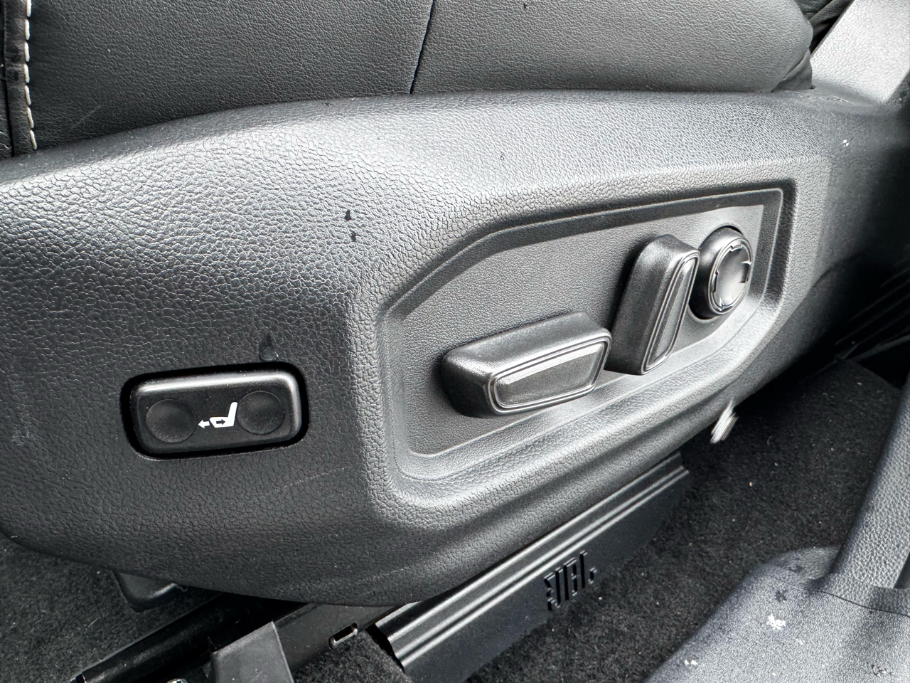 Toyota Tundra 4WD Capstone Hybrid CrewMax 5.5' Bed (Natl) 2023