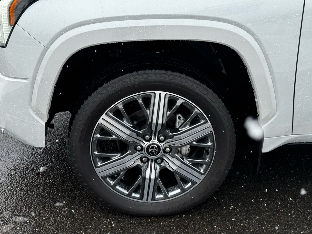 Toyota Tundra 4WD Capstone Hybrid CrewMax 5.5' Bed (Natl) 2023