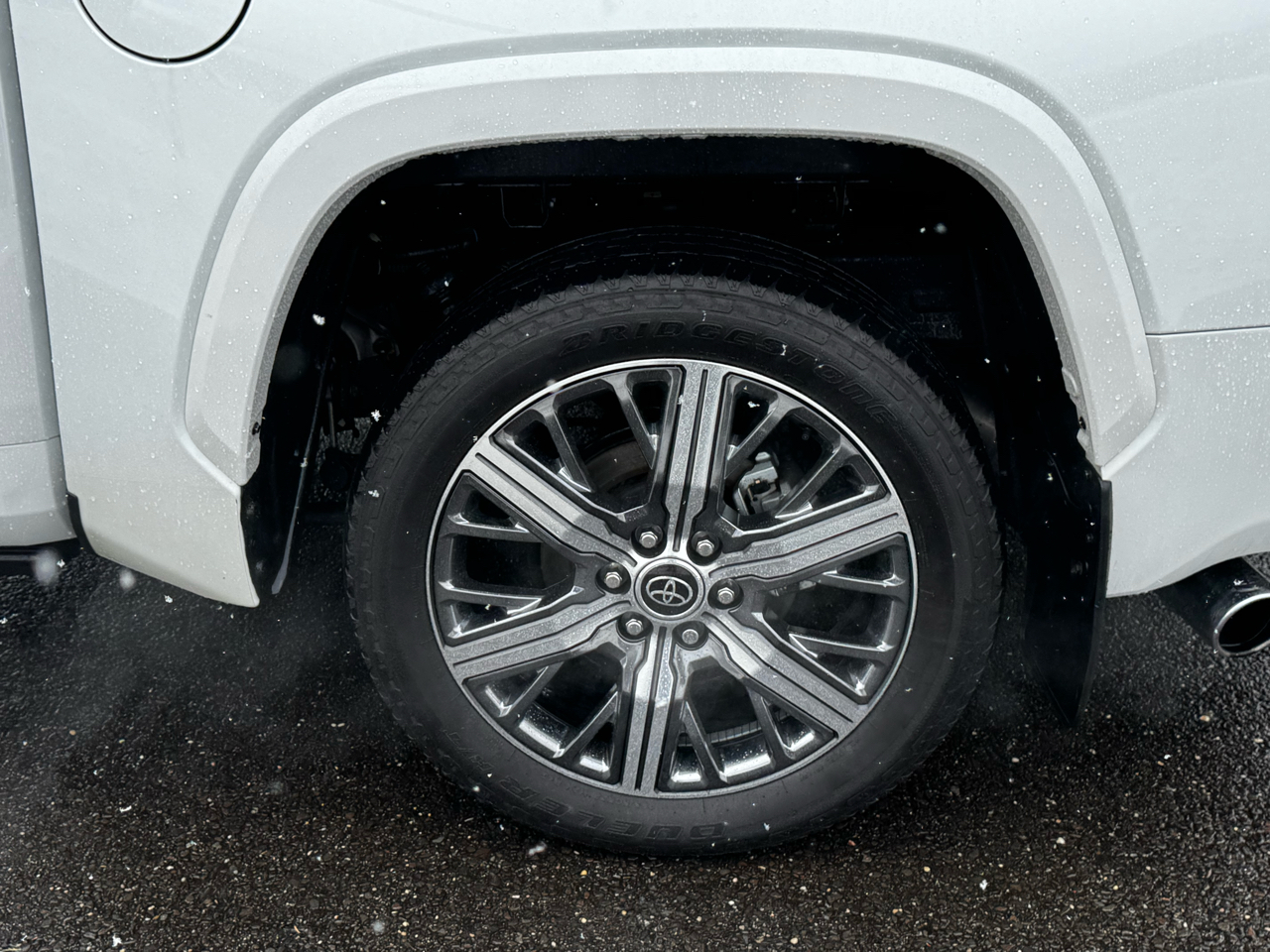 Toyota Tundra 4WD Capstone Hybrid CrewMax 5.5' Bed (Natl) 2023